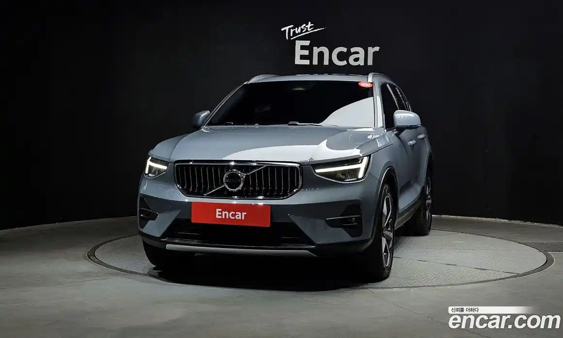 Volvo XC40 2023 2.0 гидро в Москве, фото 3
