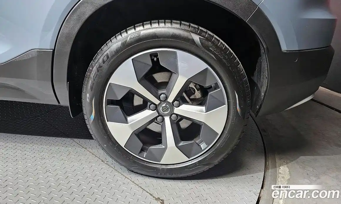 Volvo XC40 2023 2.0 гидро в Москве, фото 7