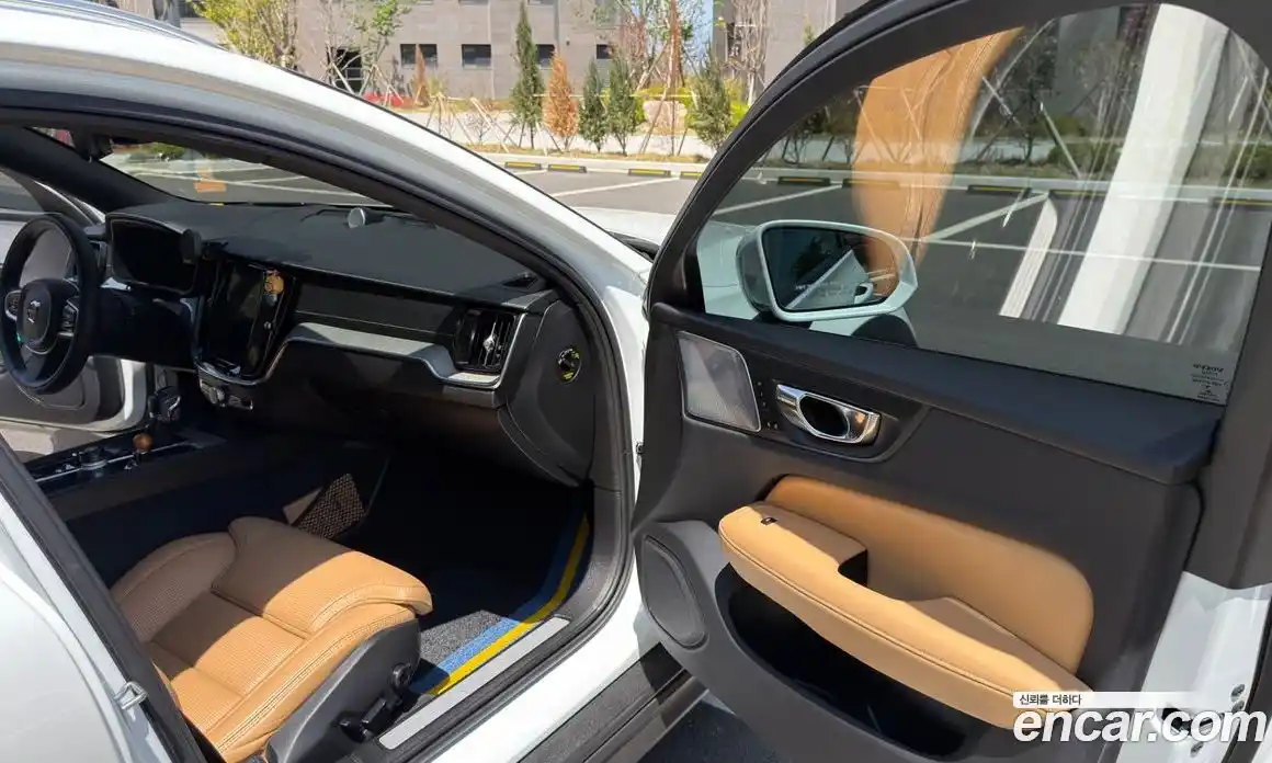 Volvo V60 2019 2.0 гидро в Москве, фото 15