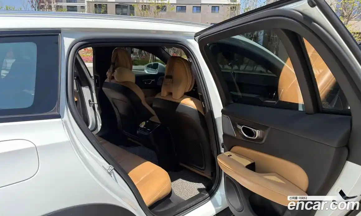 Volvo V60 2019 2.0 гидро в Москве, фото 9