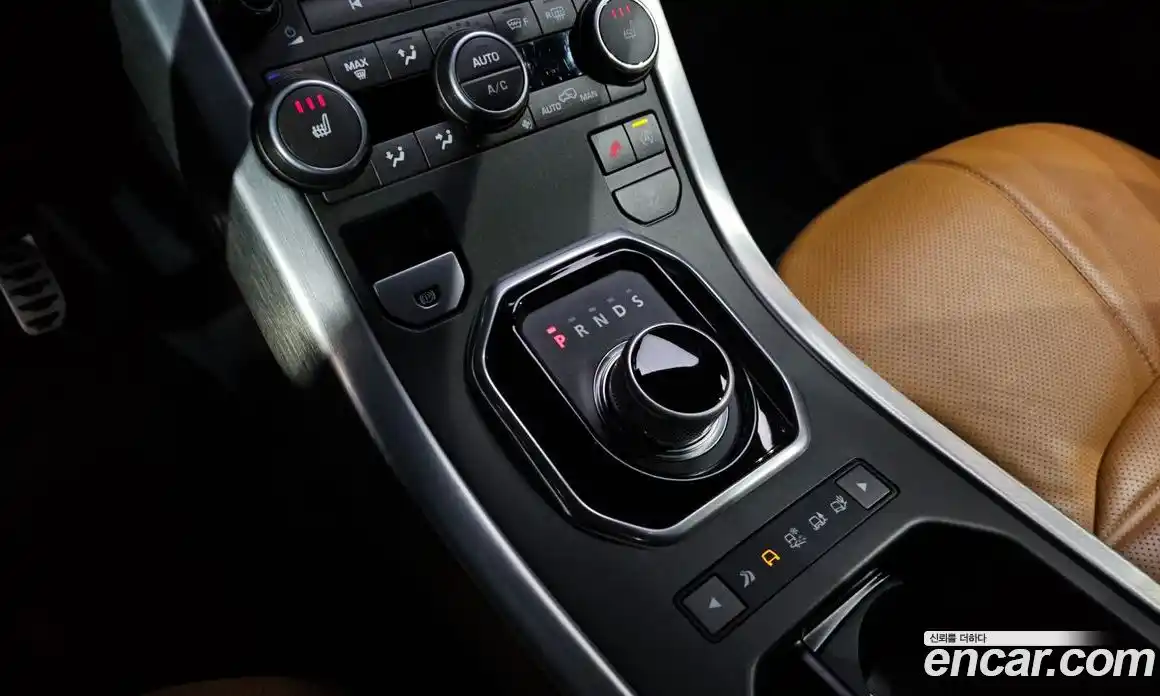 Land Rover Range-Rover Evoque 2016 2.0 гидро в Москве, фото 9