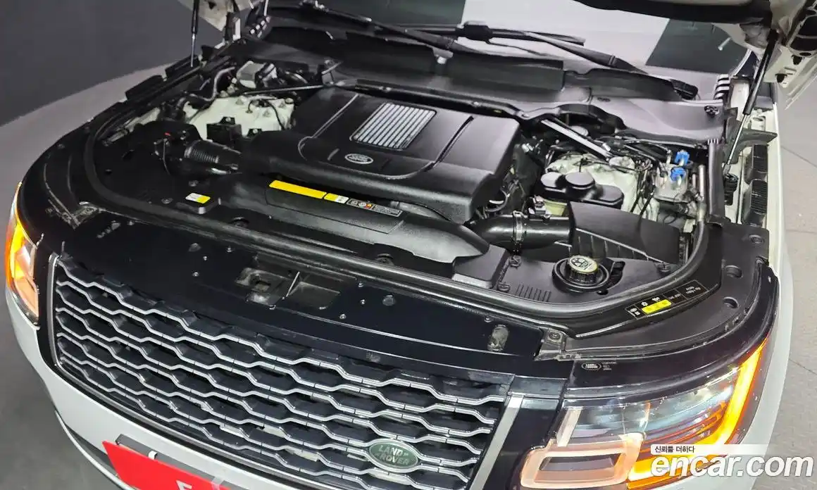 Land Rover Range-Rover 2019 4.4 гидро в Москве, фото 6