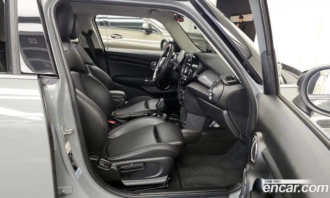 Mini Cooper 2020 1.5 гидро в Москве, фото 17