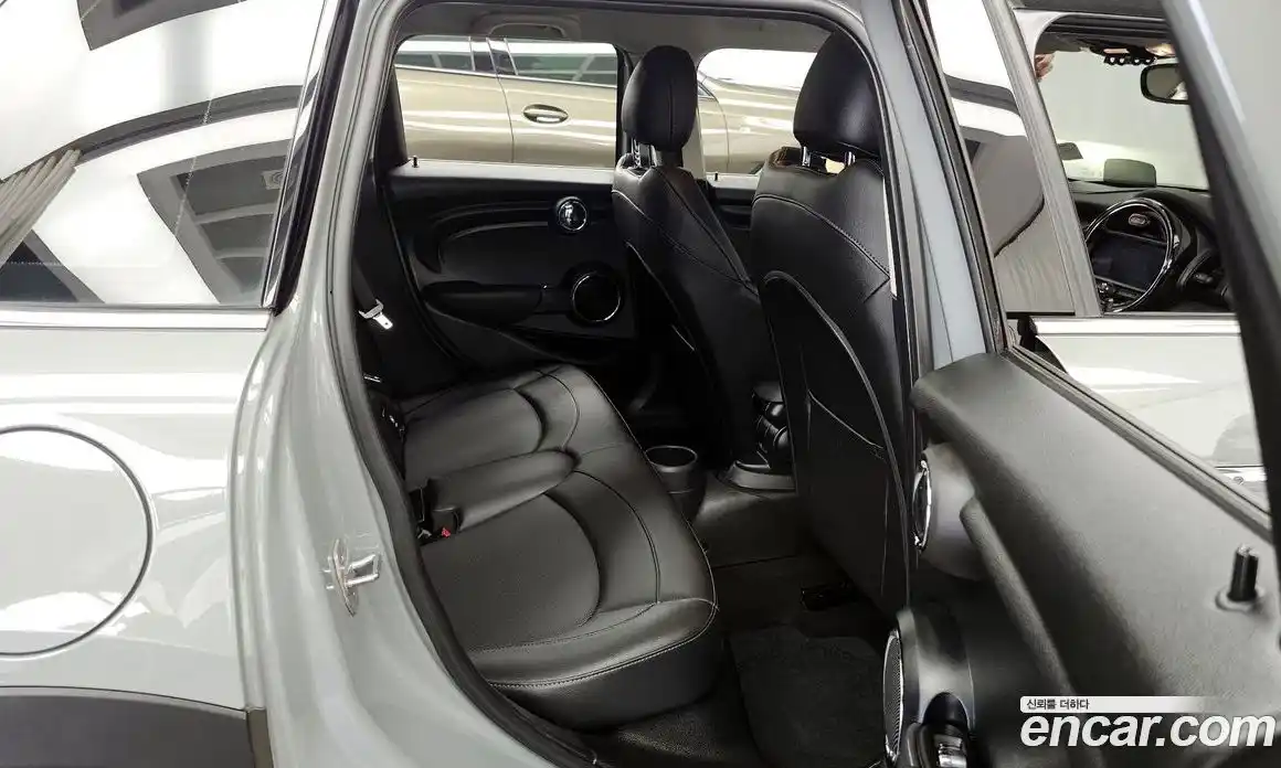 Mini Cooper 2020 1.5 гидро в Москве, фото 18