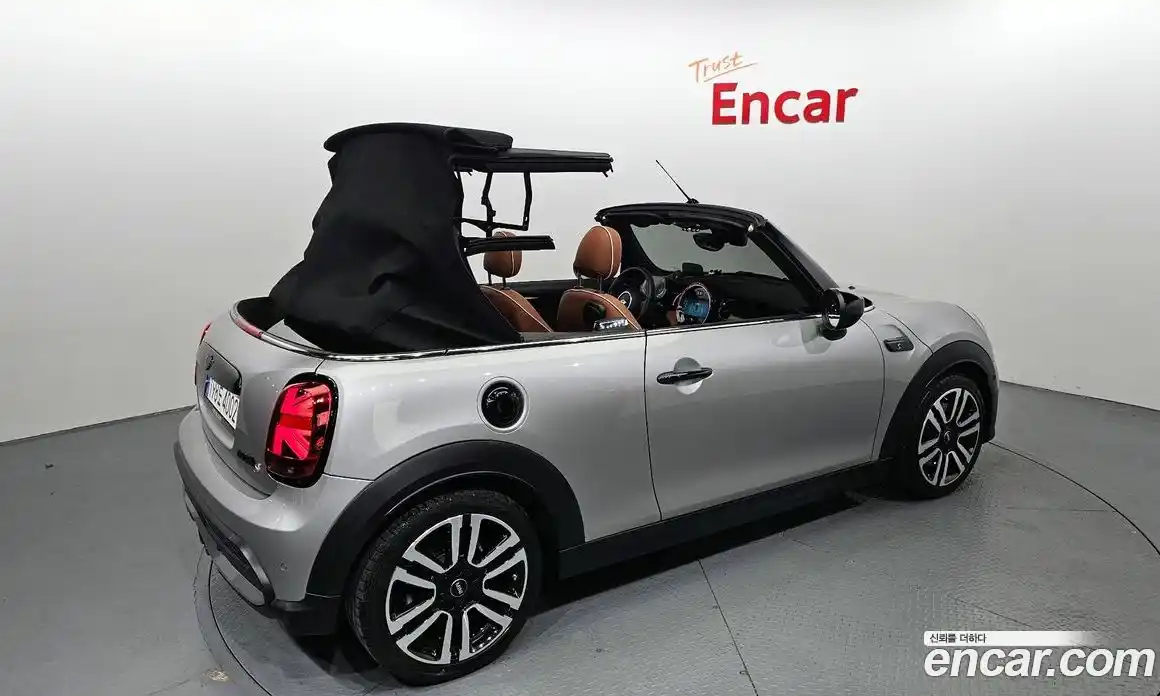 Mini Cooper Convertible 2023 2.0 гидро в Москве, фото 19