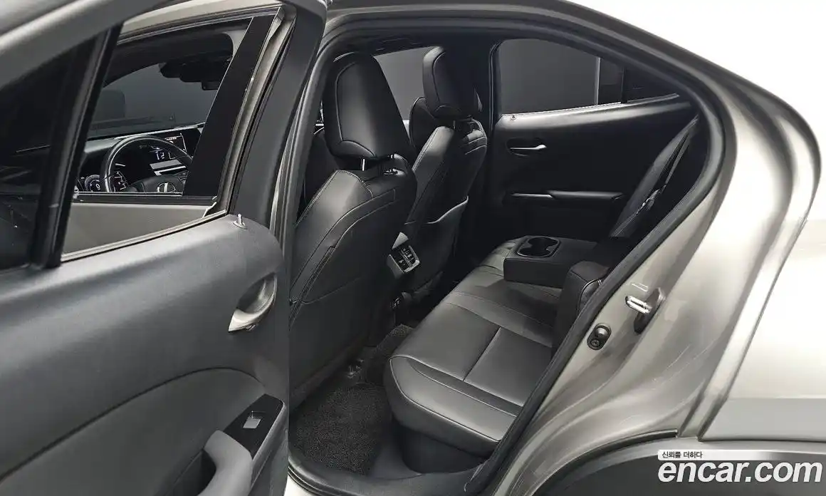 Lexus UX 2020 2.0 гидро в Москве № 2132299, фото 18