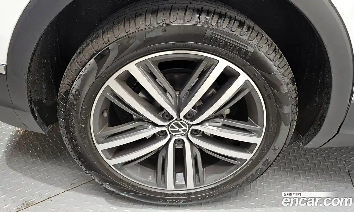 Volkswagen Tiguan 2024 2.0 гидро в Москве, фото 33