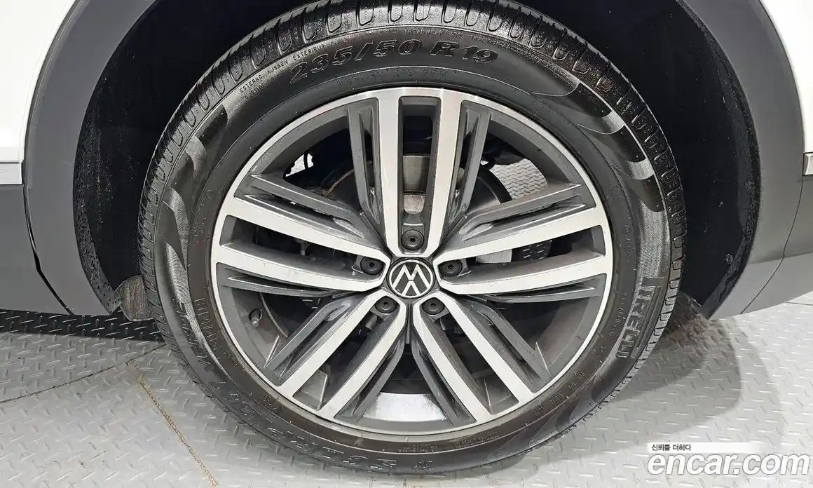 Volkswagen Tiguan 2024 2.0 гидро в Москве, фото 34