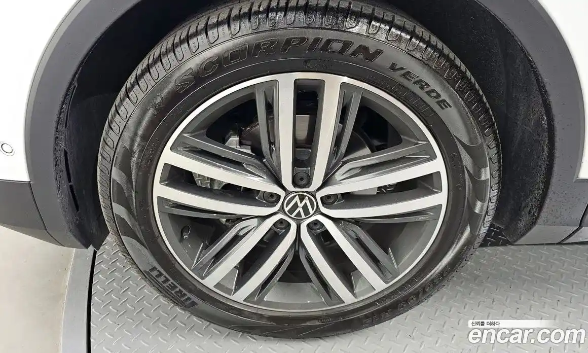 Volkswagen Tiguan 2024 2.0 гидро в Москве, фото 5