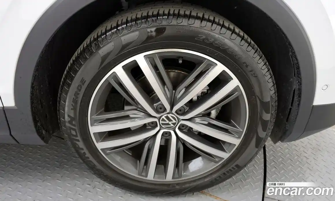 Volkswagen Tiguan 2024 2.0 гидро в Москве, фото 7