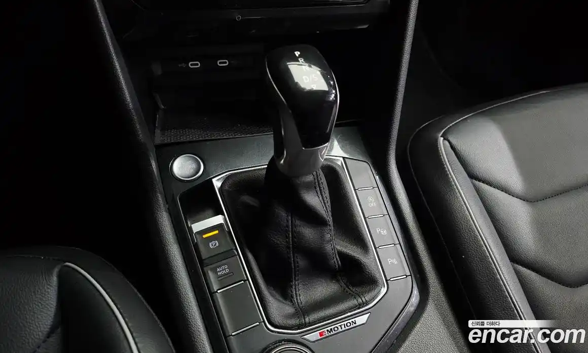 Volkswagen Tiguan 2022 2.0 гидро в Москве № 2132458, фото 12