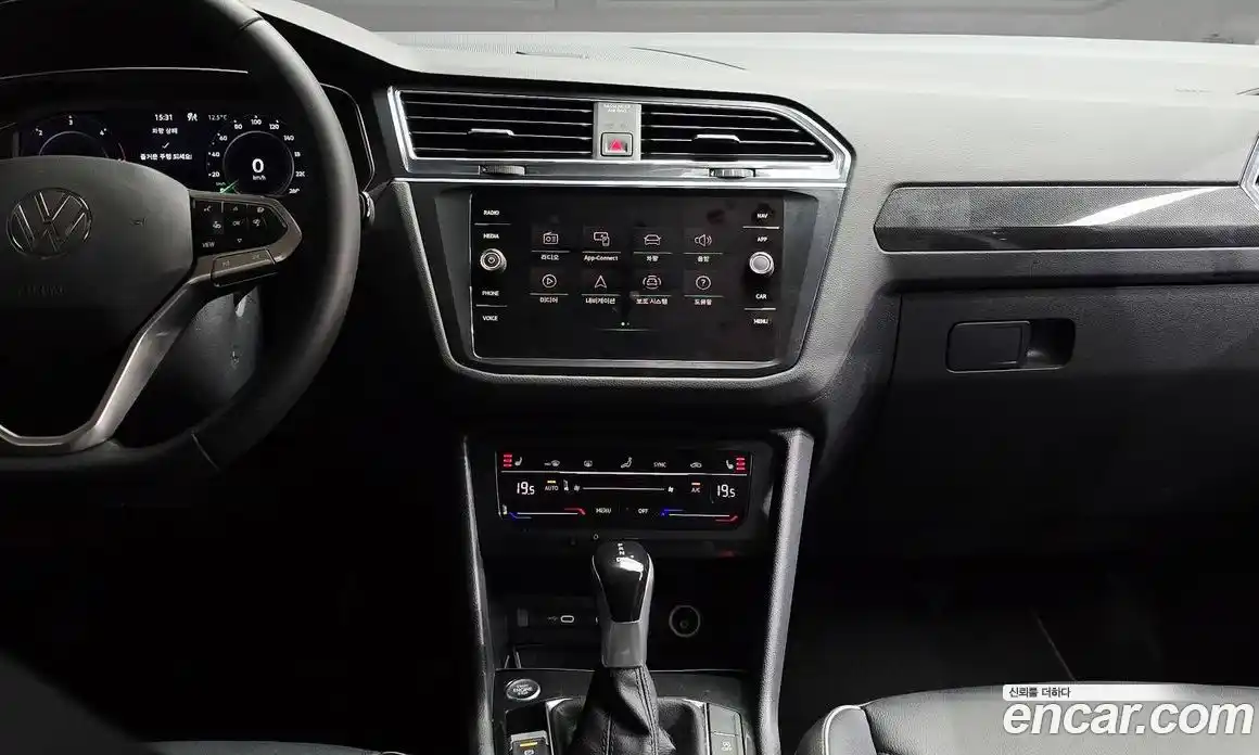 Volkswagen Tiguan 2022 2.0 гидро в Москве № 2132458, фото 25
