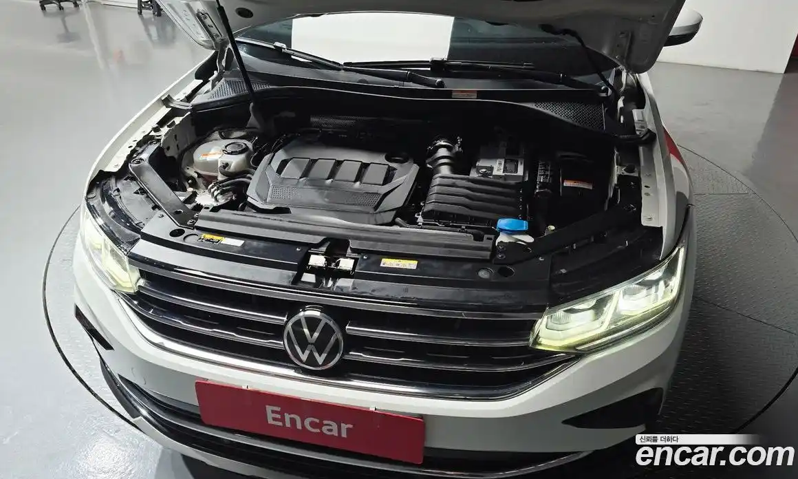 Volkswagen Tiguan 2022 2.0 гидро в Москве № 2132458, фото 6