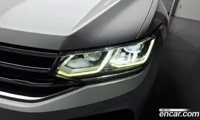 Volkswagen Tiguan 2022 2.0 гидро в Москве № 2132458, миниатюра 8