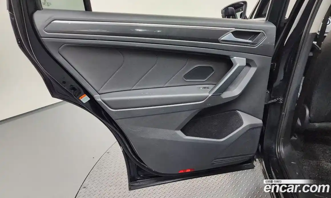 Volkswagen Tiguan 2020 2.0 гидро в Москве, фото 15