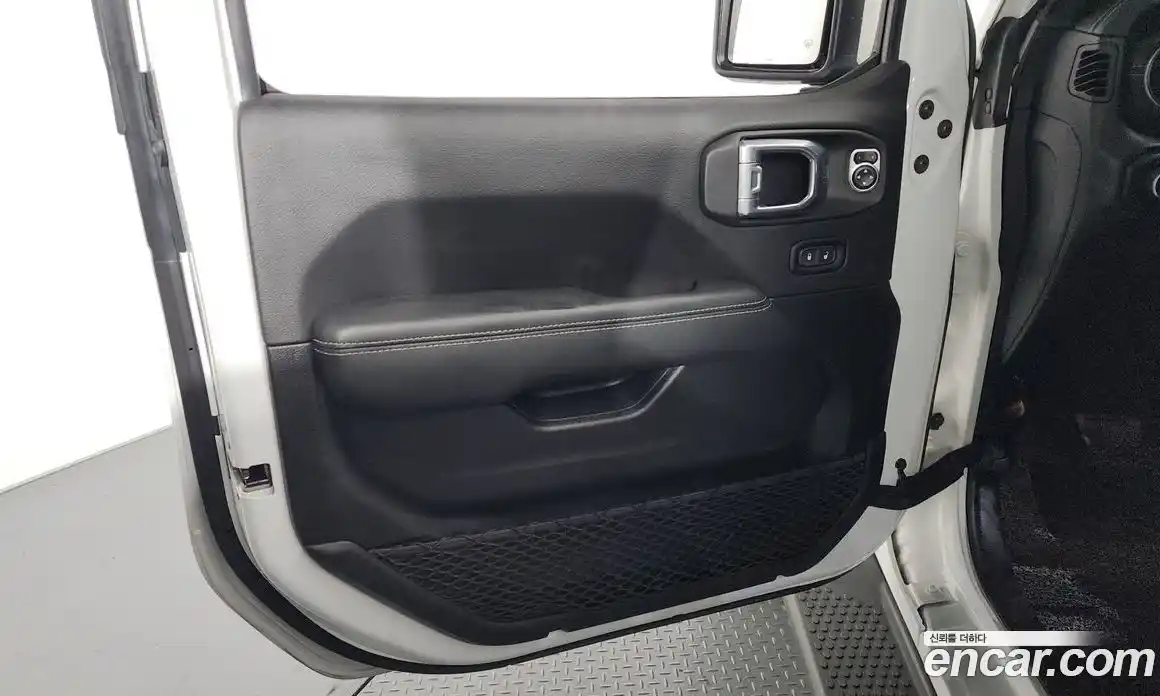 Jeep Wrangler 2021 2.0 гидро в Москве, фото 13