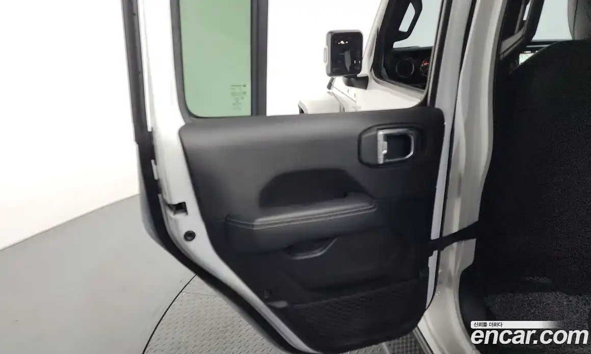 Jeep Wrangler 2021 2.0 гидро в Москве, фото 14