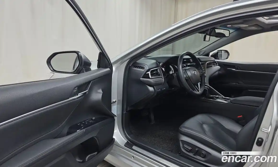 Toyota Camry 2018 2.5 гидро, фото 13