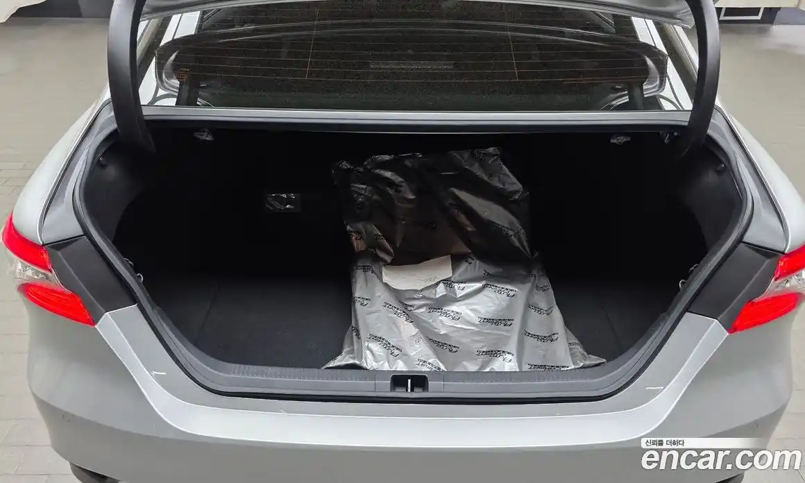 Toyota Camry 2018 2.5 гидро, фото 26