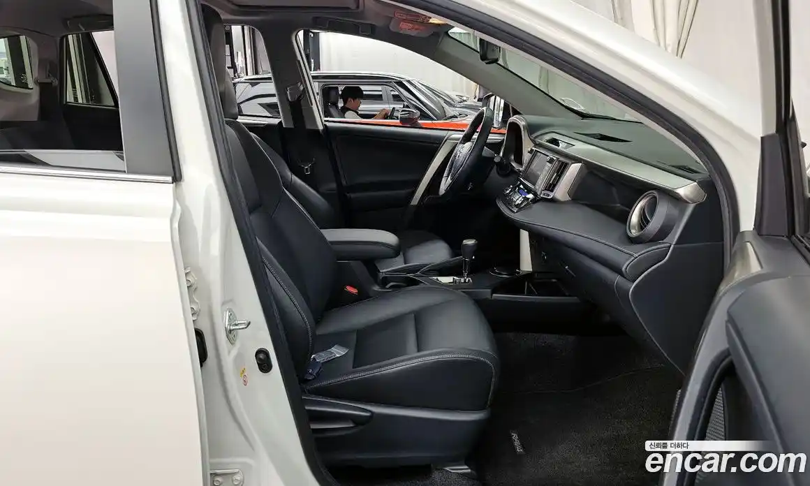 Toyota RAV4 2014 2.5 гидро в Москве № 2132972, фото 11