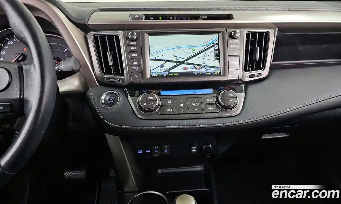 Toyota RAV4 2014 2.5 гидро в Москве № 2132972, фото 16