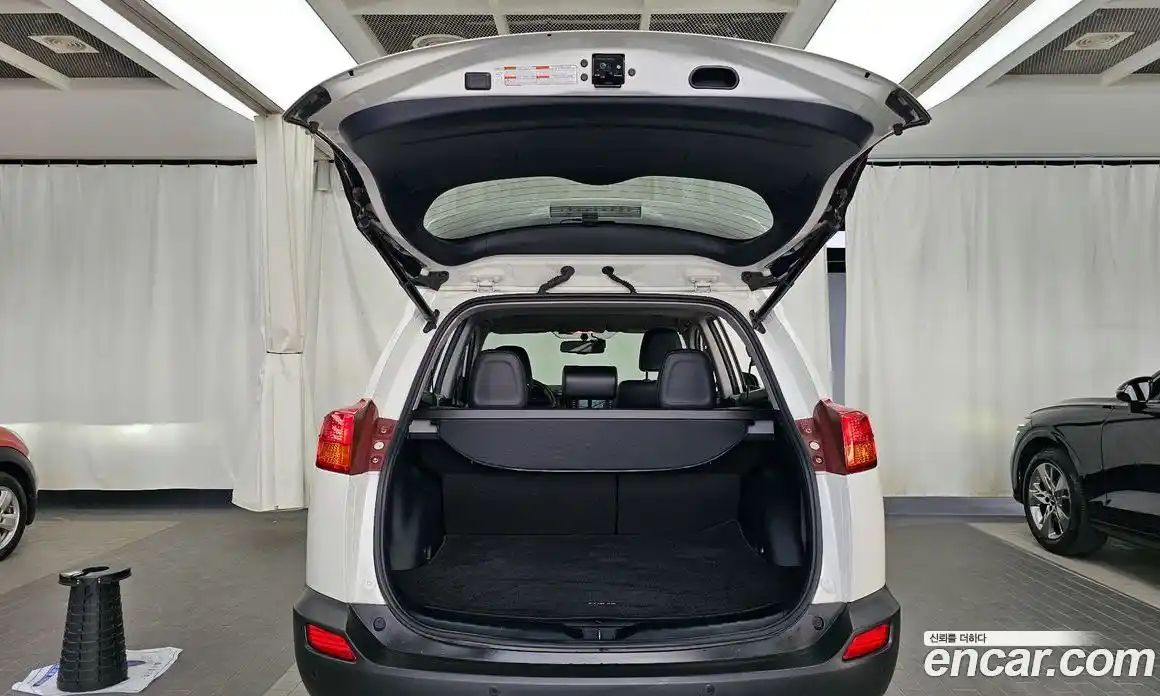 Toyota RAV4 2014 2.5 гидро в Москве № 2132972, фото 20
