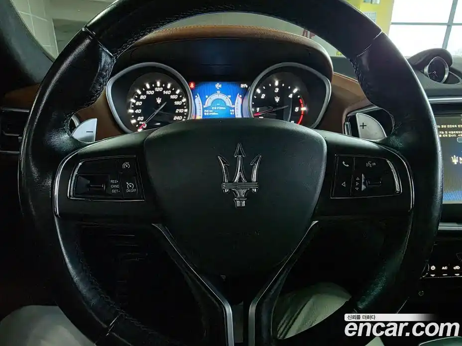 Maserati Ghibli 2016 3.0 гидро, фото 13