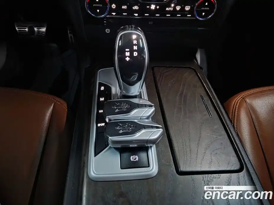 Maserati Ghibli 2016 3.0 гидро, фото 9