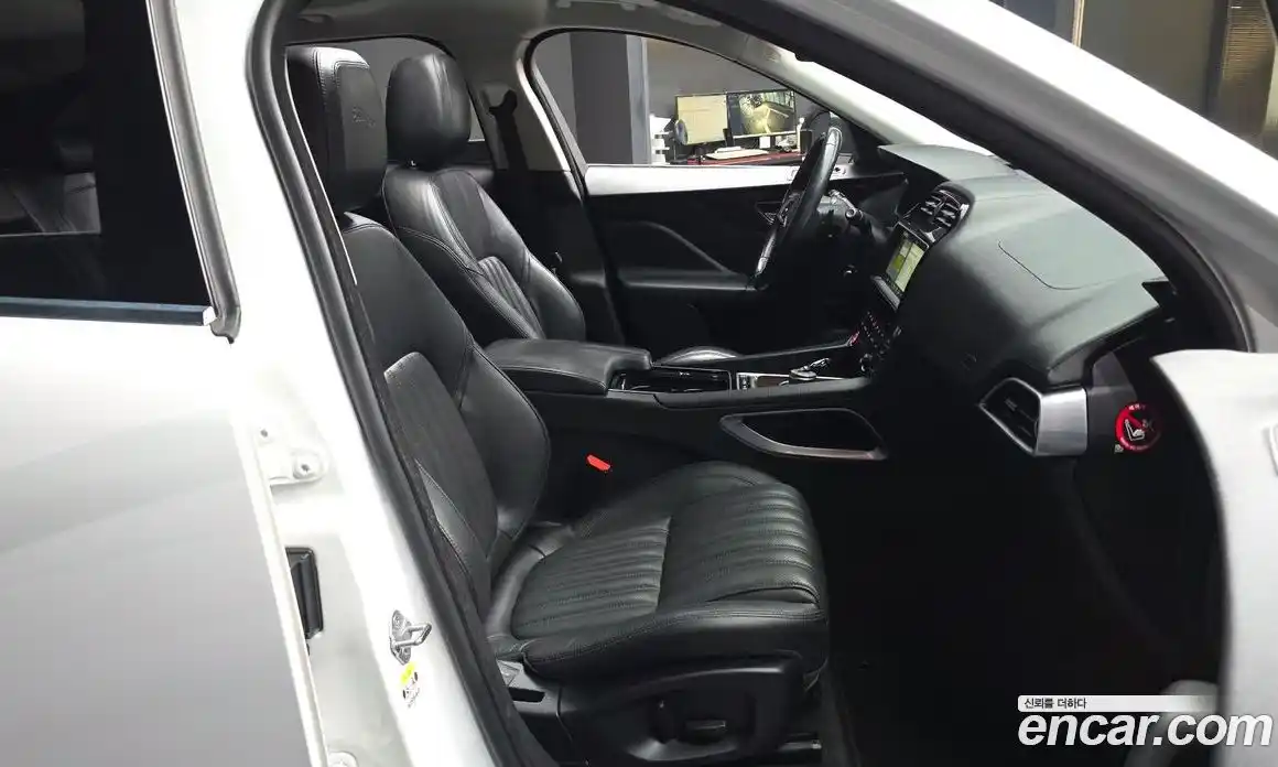 Jaguar F-Pace 2018 2.0 гидро, фото 11