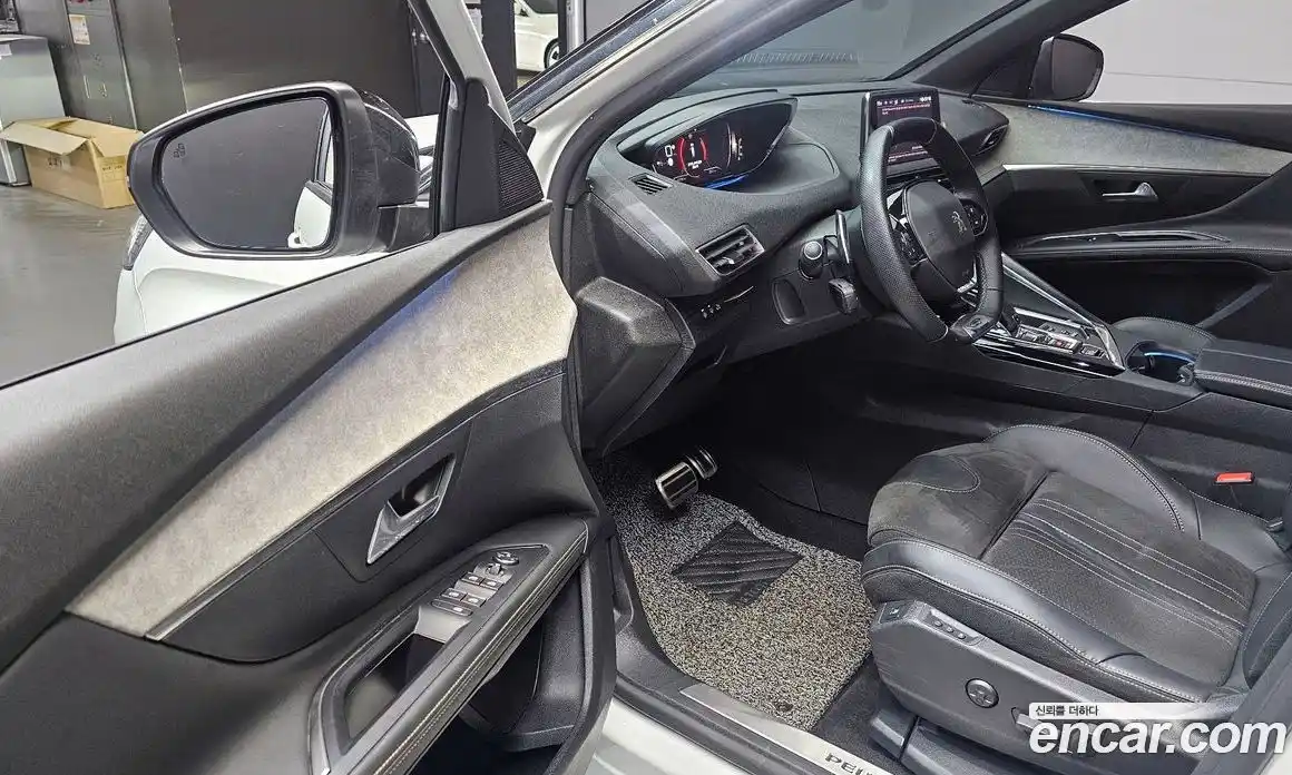 Peugeot 5008 2022 1.5 гидро в Москве, фото 13
