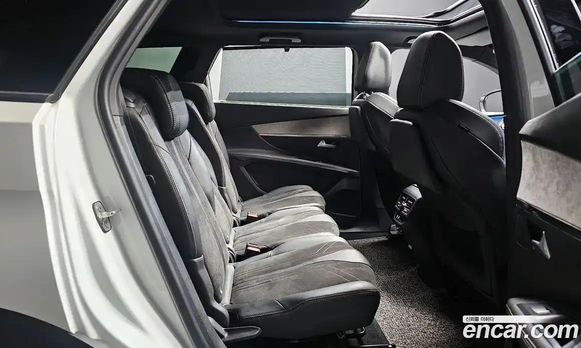 Peugeot 5008 2022 1.5 гидро в Москве, фото 18