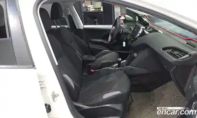 Peugeot 208 2015 1.4 гидро в Москве, миниатюра 11