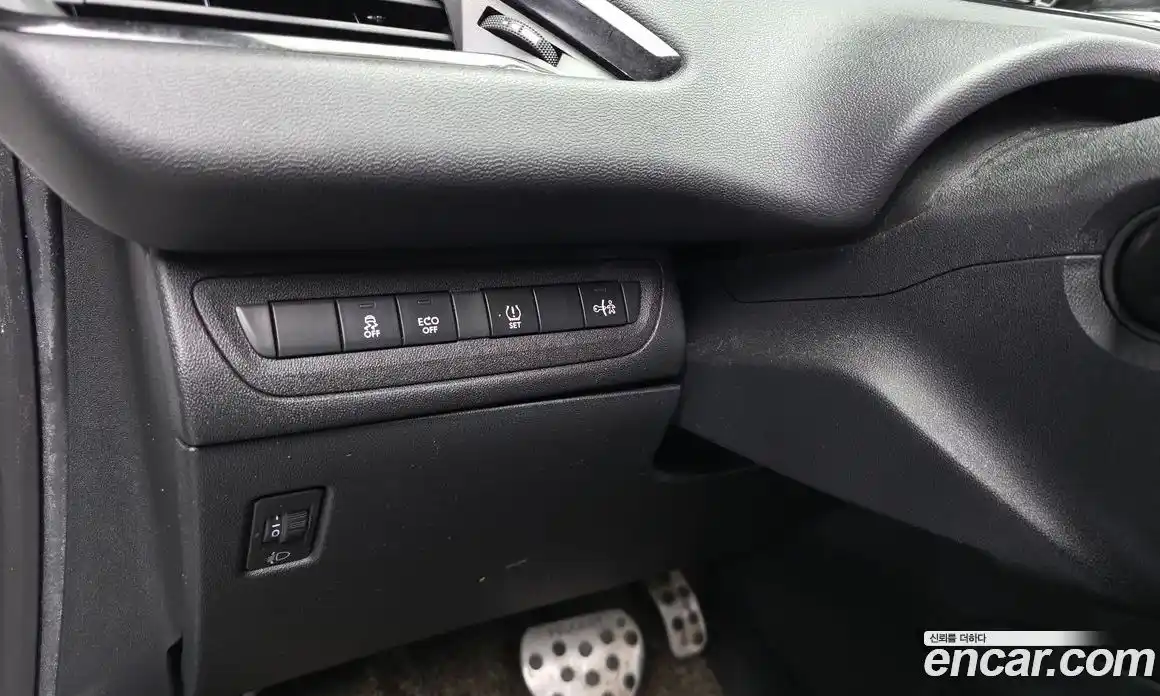 Peugeot 208 2015 1.4 гидро в Москве, фото 17