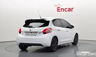 Peugeot 208 2015 1.4 гидро в Москве, миниатюра 2