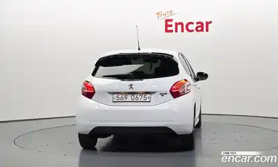 Peugeot 208 2015 1.4 гидро в Москве, миниатюра 4