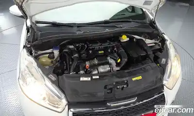 Peugeot 208 2015 1.4 гидро в Москве, миниатюра 6