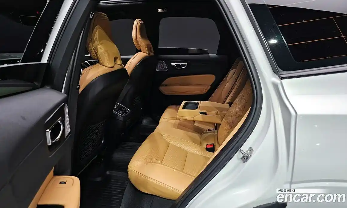 Volvo XC60 2020 2.0 гидро в Москве № 164642, фото 12