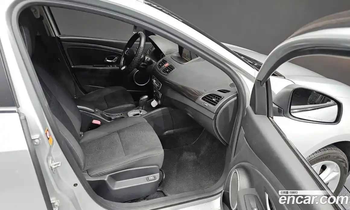 Renault SM3 2014 1.6 гидро в Москве № 181464, фото 12