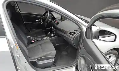 Renault SM3 2014 1.6 гидро в Москве № 181464, миниатюра 12