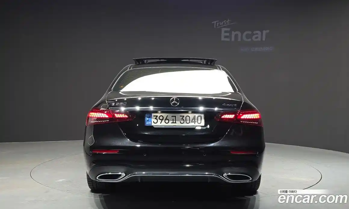 Mercedes-Benz E-Class 2022 2.0 гидро, фото 4