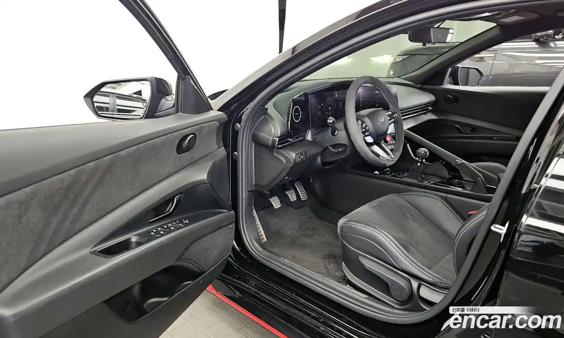 Hyundai Avante 2024 2.0 механика в Москве, фото 13