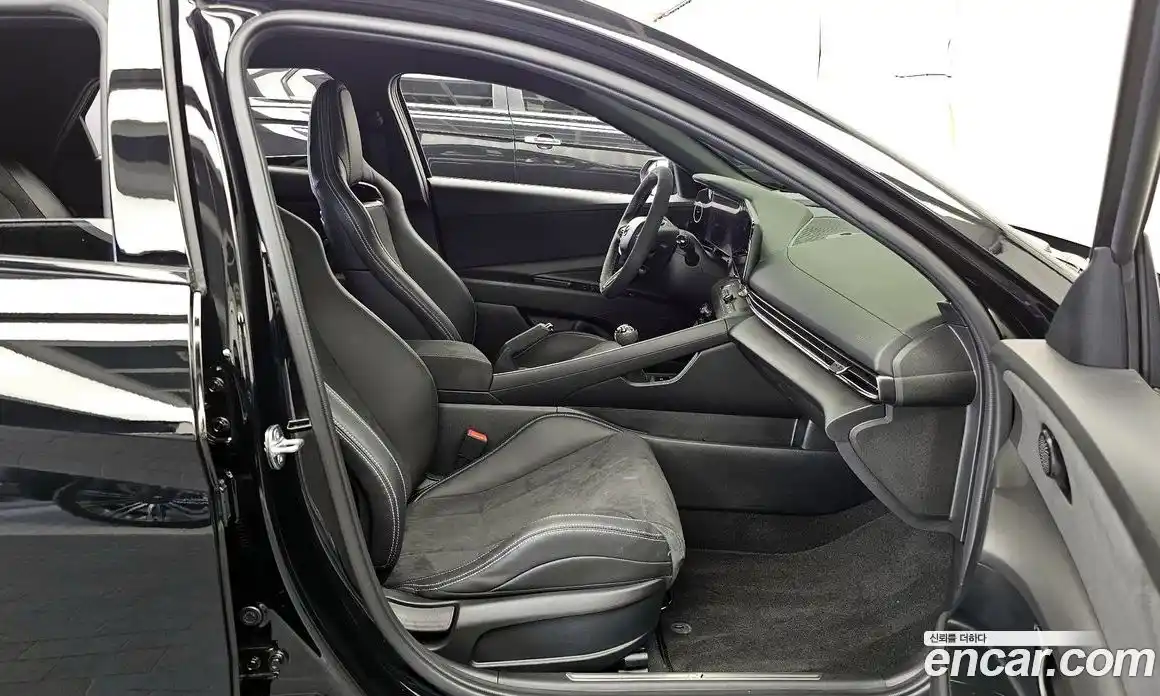 Hyundai Avante 2024 2.0 механика в Москве, фото 17