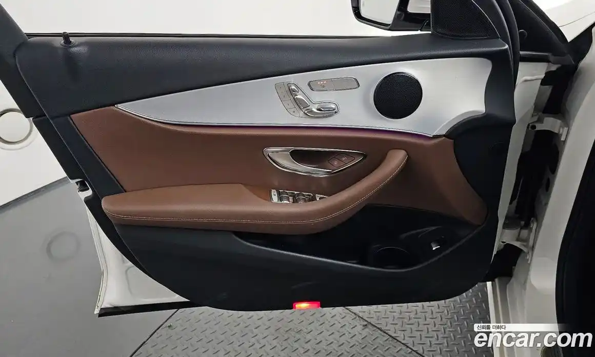 Mercedes-Benz E-Class 2021 2.0 гидро в Москве № 2123500, фото 14
