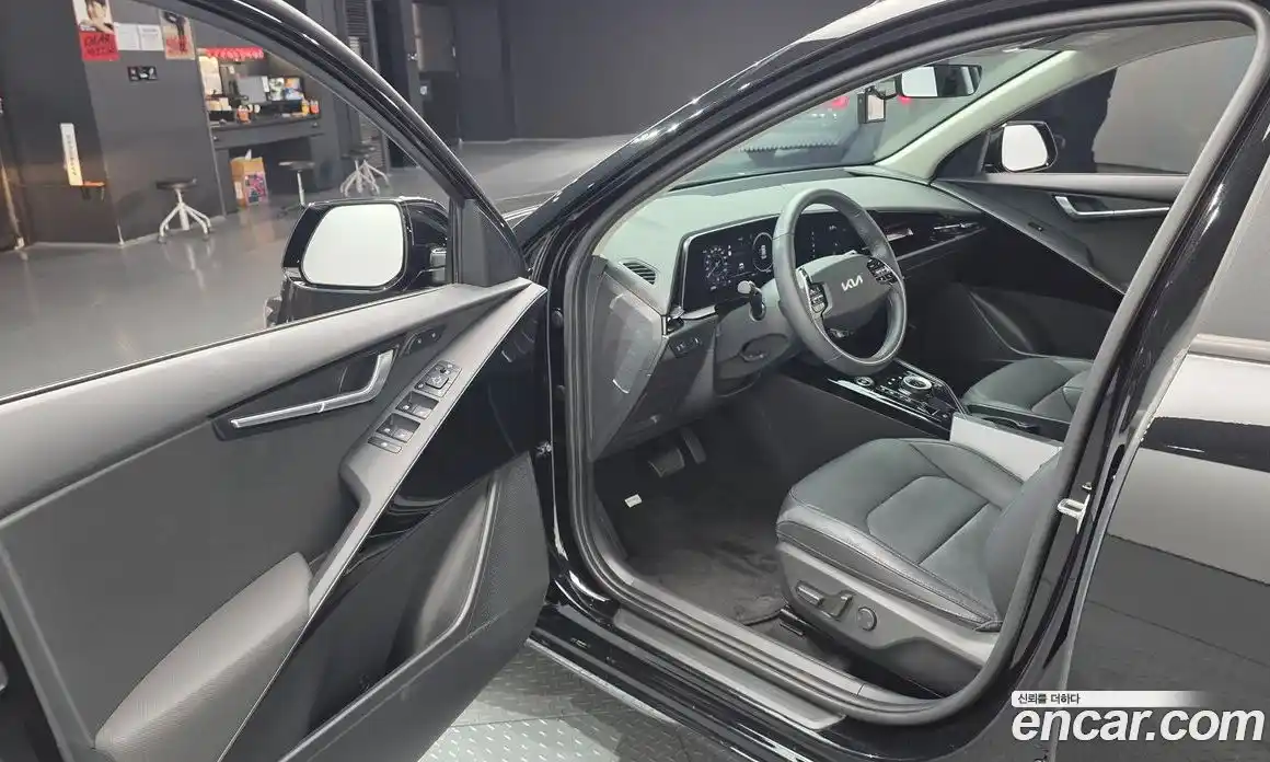 Kia Niro 2023 0.2 гидро в Москве № 2124191, фото 13