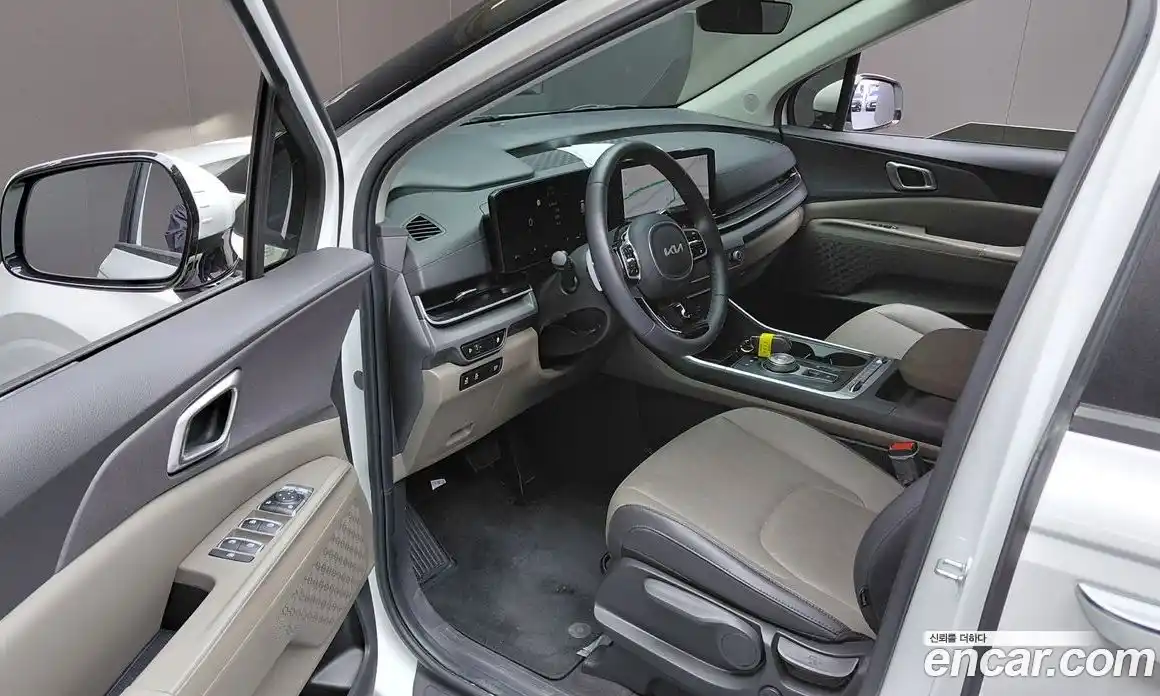 Kia Canival 2023 3.5 гидро в Москве, фото 13