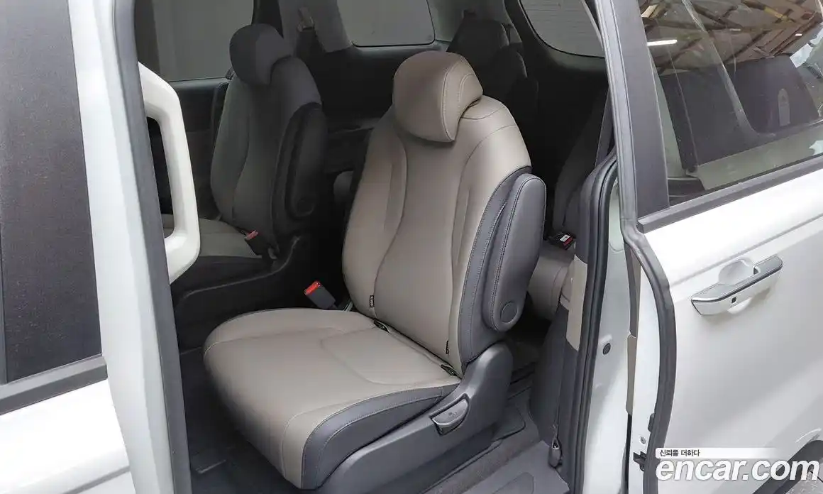 Kia Canival 2023 3.5 гидро в Москве, фото 16
