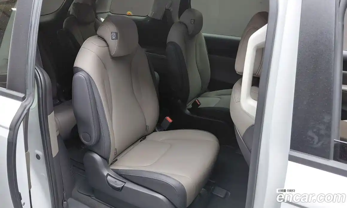 Kia Canival 2023 3.5 гидро в Москве, фото 17