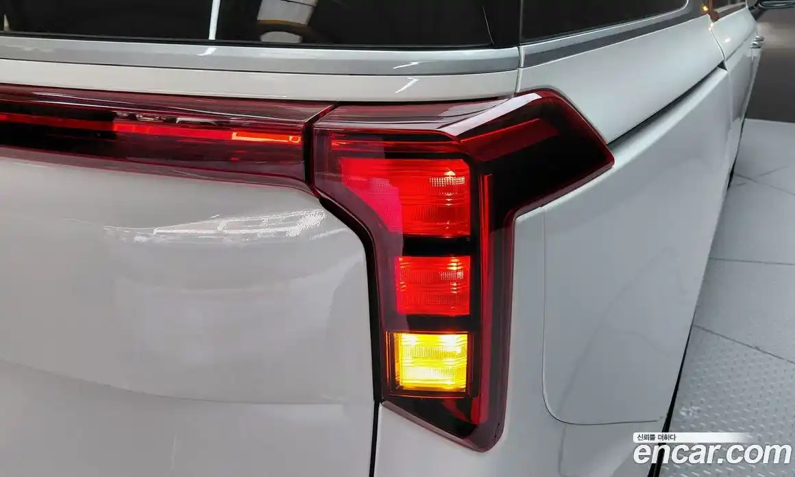 Kia Canival 2023 3.5 гидро в Москве, фото 9