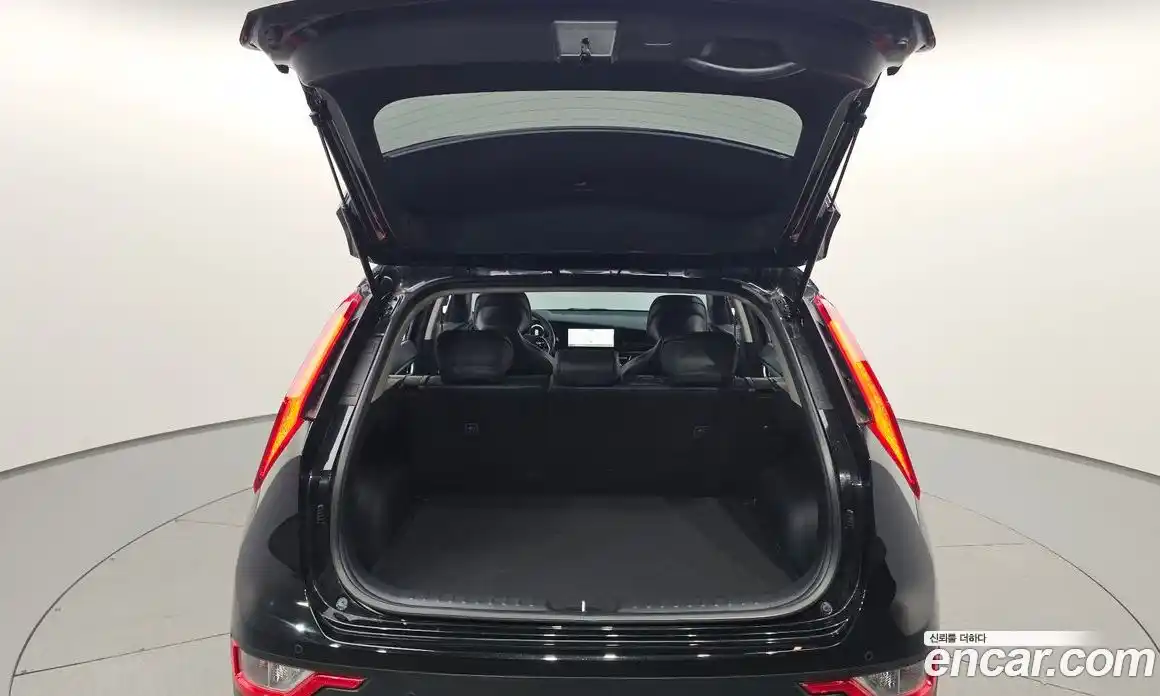 Kia Niro 2023 0.2 гидро в Москве, фото 22