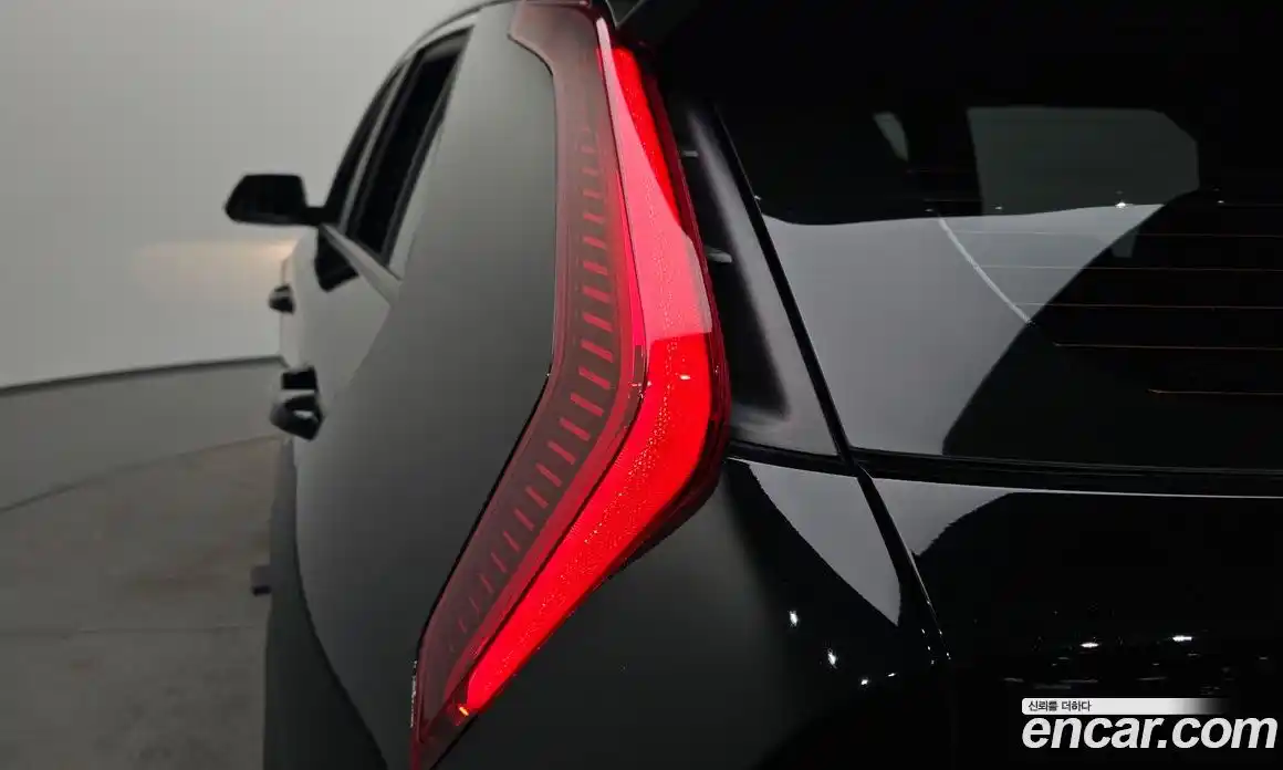 Kia Niro 2023 0.2 гидро в Москве, фото 8